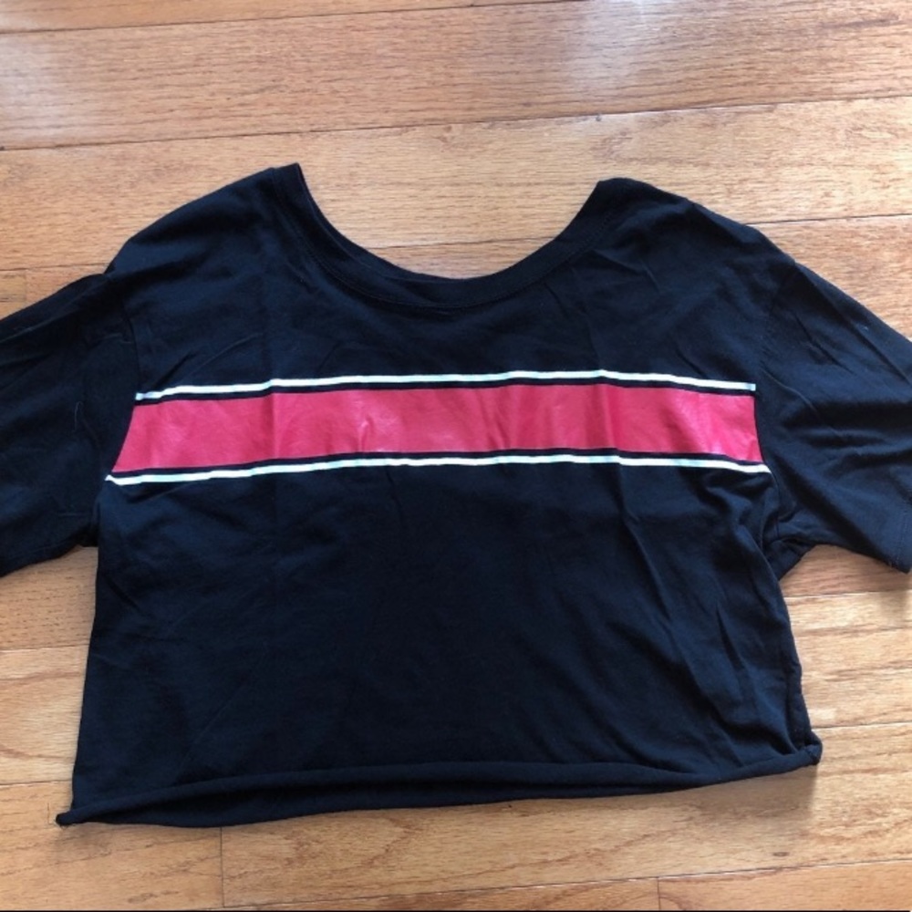 Garage cropped tee